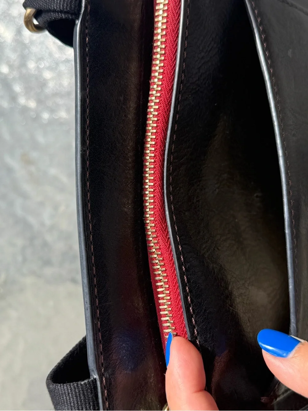 Black Leather Crossbody Bag with Adjustable Strap